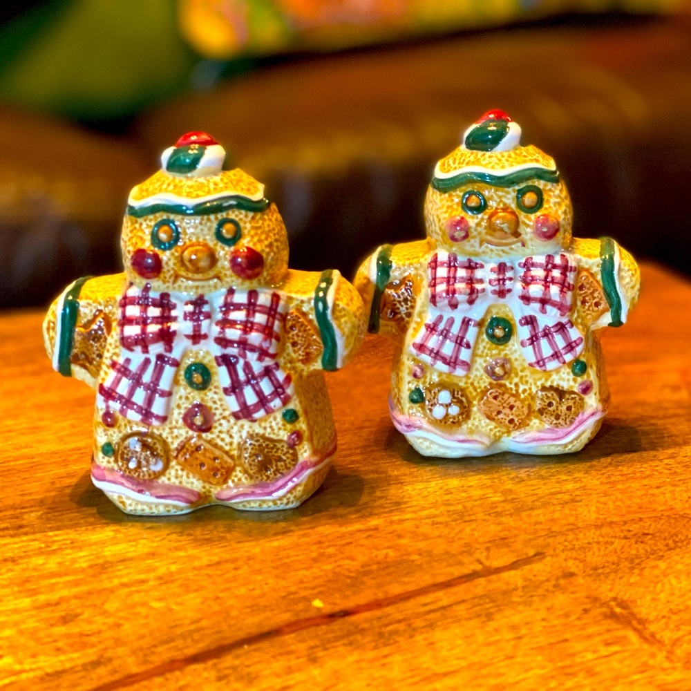 Vintage Jay Gingerbread Salt & Pepper Shakers 1996